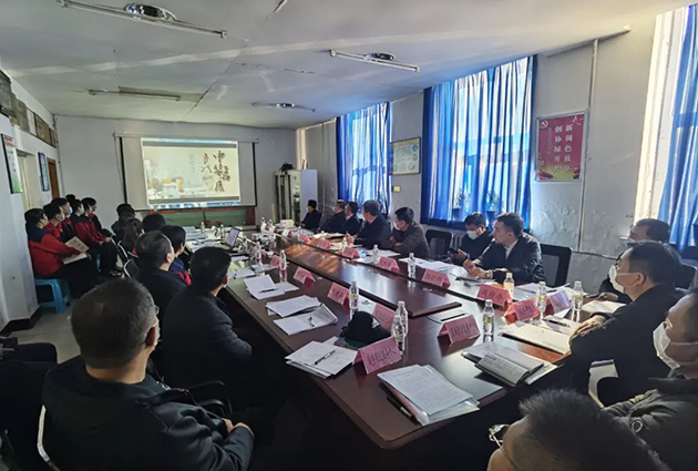 孫東深入新醫圣制藥有限責任公司主持召開現場